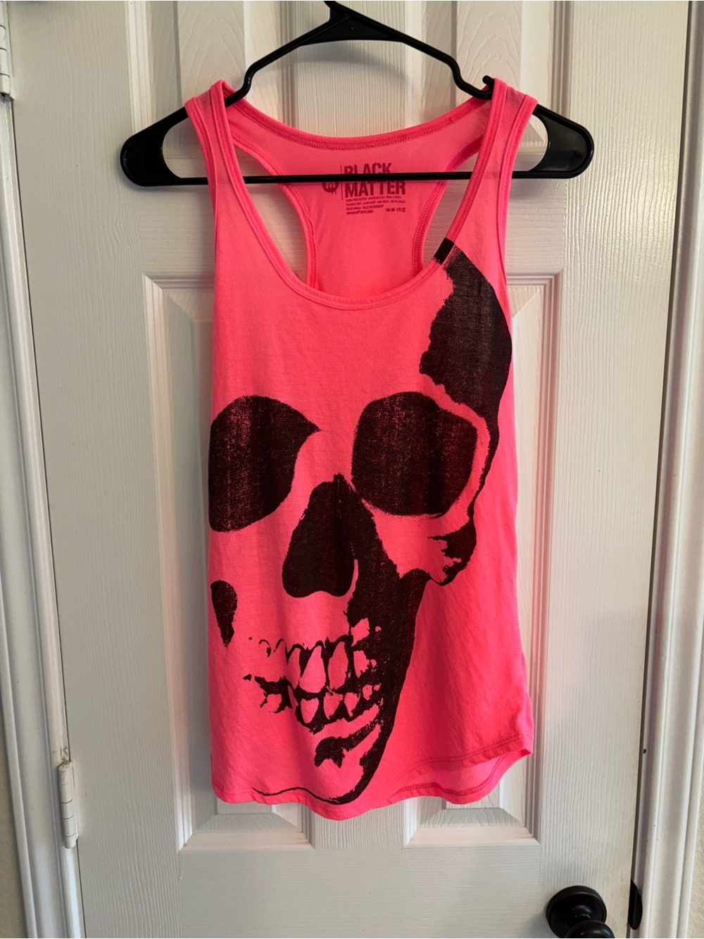 HOT TOPIC Official Black Matter Hot Pink Tank Top Black Skull Size Medium